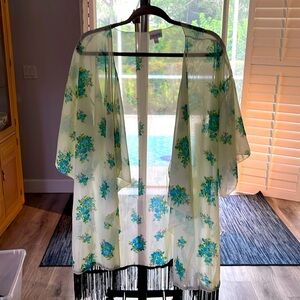 New LulaRoe Floral Black Fringe Kimono Size Large